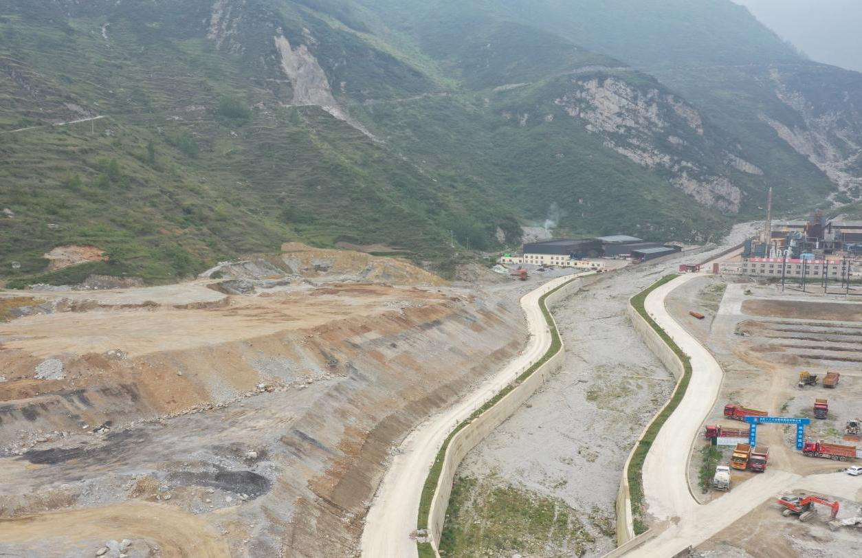 巫山县两大重点项目Ⅲ标段集中签约 赋能区域产业升级与交通提质