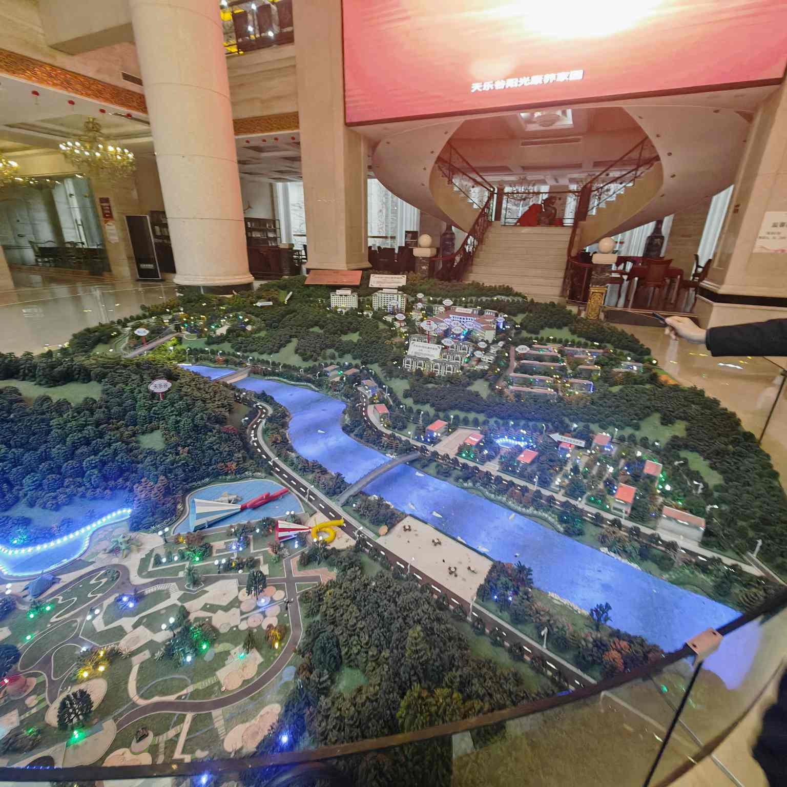 凤垭山原天乐谷颐养●酒店●护理院（康养+文旅）项目